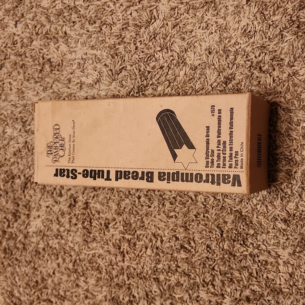 The Pampered Chef Valtrompia Bread Tube - Star